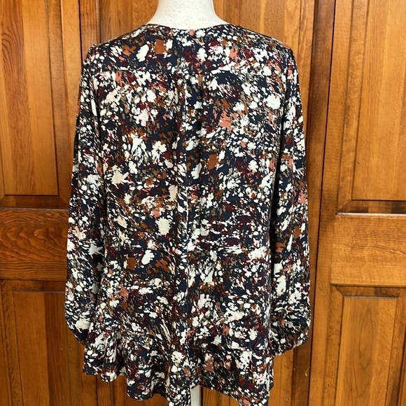 Tribal Shiela’s Home 50th Anniversary W/Frill Dk Ocean Graphic Blouse NWT M - Picture 3 of 12